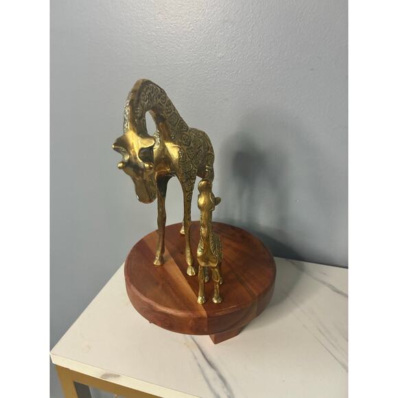 Vintage Solid Brass Giraffe Pair – Mama & Baby – Heavy, Detailed, Stunning - Picture 3 of 8